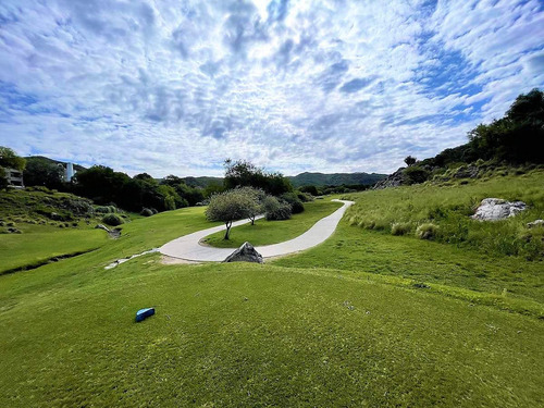 Lote En Potrerillo De Larreta 2800 M2 Fondo Golf