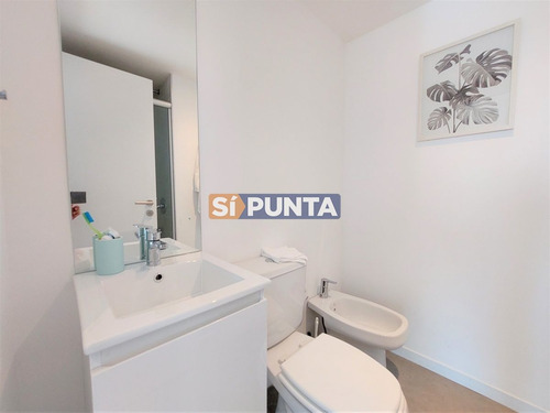 Imagen 13 de 17 de Amplio Apartamento En Piso Alto, Con Excelente Vista Al Mar.