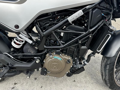 2021 Husqvarna® Vitpilen 401