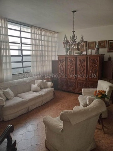 Se Vende Casa En Colinas De Bello Monte Mls #24-10622