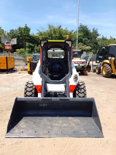 Minicargador Bobcat S570 2015