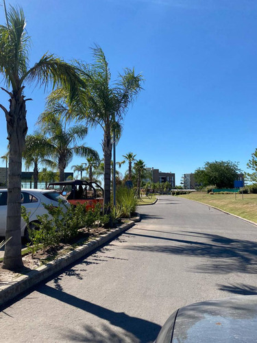 Lote En Venta En El Barrio Terralagos - Canning- Financiado