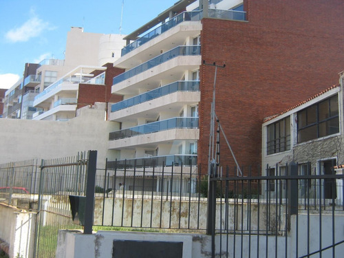 Imagen 4 de 4 de Se Vende Gran Terreno En Primera Linea De Rambla Malvin