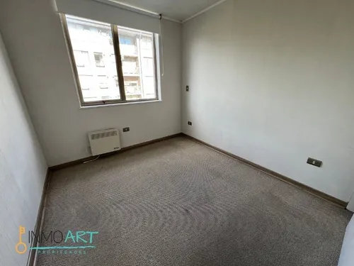 Departamento En Arriendo De 2 Dorm.+ Estacionamiento, Te