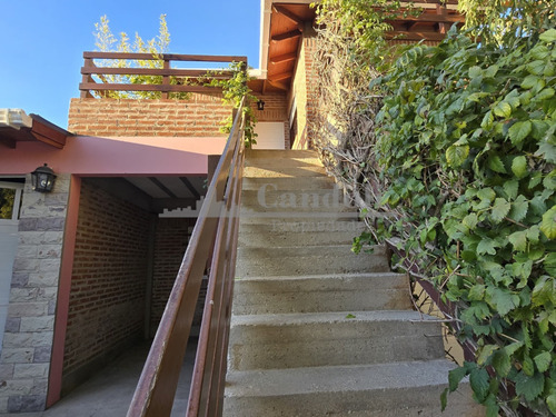 Casa En Venta 4 Ambientes Más 2 Deptos - Cinco Esquinas, Santa Clara Del Mar