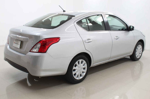 Imagen 5 de 15 de Nissan Versa 2017 4 Cilindros