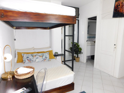 Salinas Sector Malecón Yacht Club- Ubicación Central A 3 Cuadras Playa- Mar Departamento Tipo Estudio Amoblado Equipado Área Tranquila-segura- Comercial