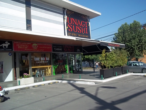 En Excelente Locación Amplio Local Strip Center De 2 Niveles