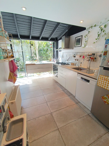 Rt- Casa 2 Pisos Remodelada X Arquitectos, 4dor + 3b + 2est