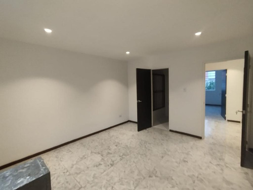 Casa En Arriendo En Pampalinda. Cod A10821