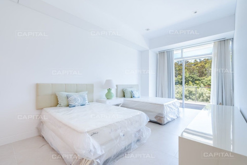 Imagen 10 de 30 de Excelente Apartamento En Acqua Punta Del Este Tres Suites En Venta En Primera Línea, Playa Brava - Punta Del Este Brava