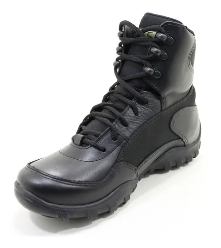 Coturno oakley assault 8 2025