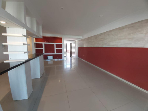 Casa En Venta - 2 Dormitorios 1 Baño - Cocheras - 180mts2 - Altos De San Lorenzo, La Plata