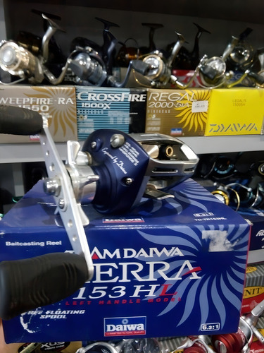 Reel Daiwa Tierra 153 Manija Izquierda/derecha Team Daiwa Color Azul Lado De La Manija Derecho
