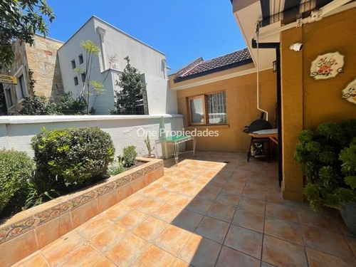 Casa En Venta De 4 Dorm. En Las Condes