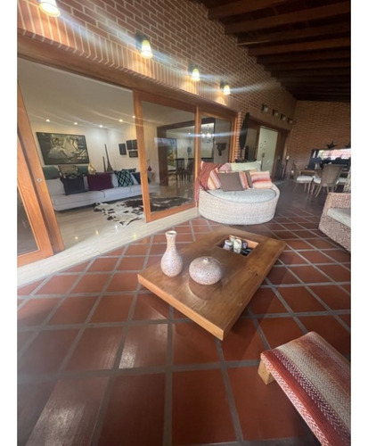 Vendo Casa 565m2 4h+2s/7b/5p Caurimare 6955