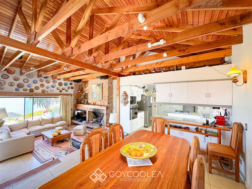Casa En Venta De 4 Dorm. En Las Cabras