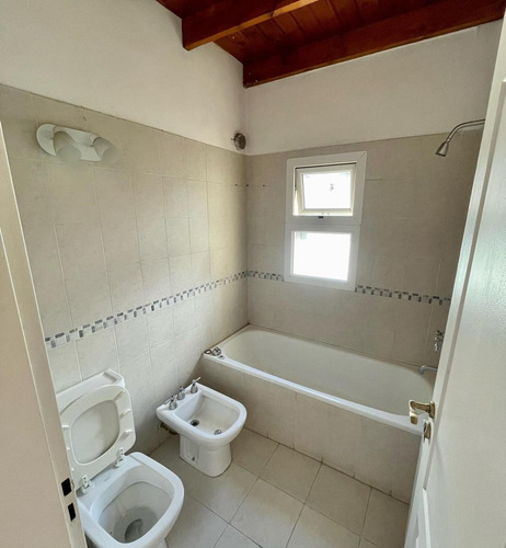Imagen 11 de 11 de Venta Departamento 3 Dormitorios, 3 Baños Y Cochera. Bariloche. Centro
