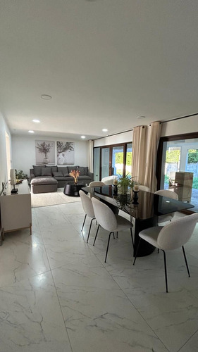 Linda Casa En Venta (71107)