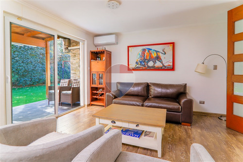 Casa En Venta De 4 Dorm. En Las Condes
