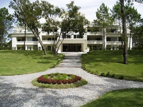 Apartamento En Alquiler Por Temporada De 1 Dormitorio En Solanas