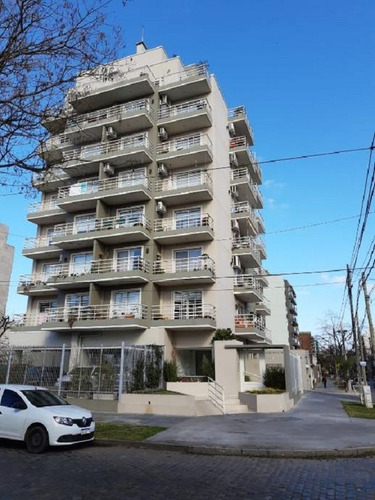 Imagen 2 de 4 de Cochera Cubierta En Venta - Moron Centro