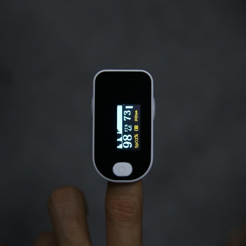 1pcs Oled Pantalla Dedo Clip Oxímetro Puro Ritmo Cardíaco Mo