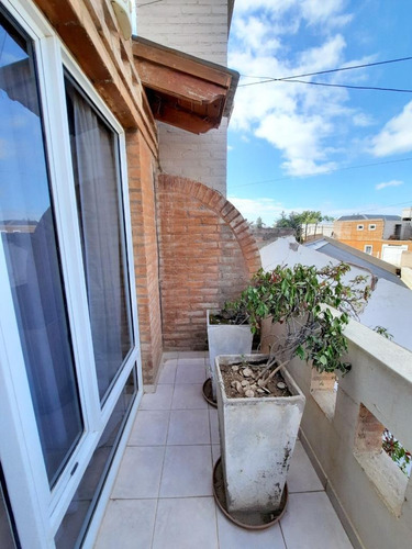 Imagen 10 de 14 de Duplex Super Fresco Con Un Hermoso Patio