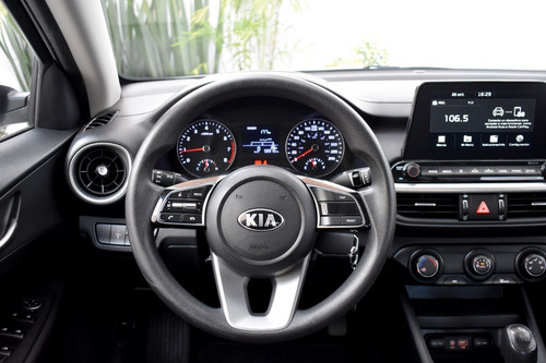 Imagen 8 de 12 de Kia Forte 2019