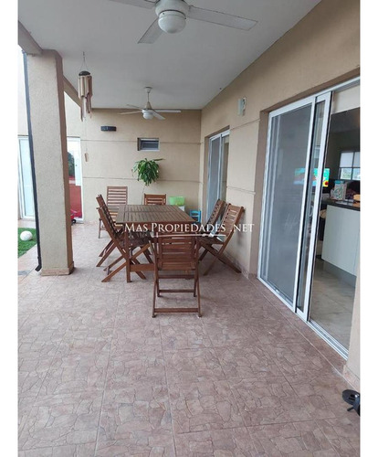 Casa En Venta En Canning Barrio La Alameda 4 Amb Interno