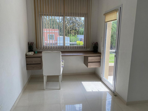 Casa De 8 Ambientes En 2 Plantas Calidad Premium - Dueño