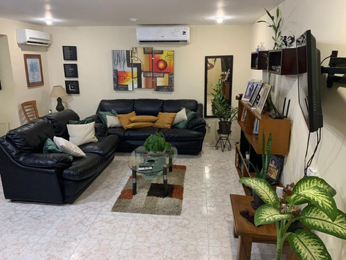 En Venta Penthouse, De 5 Hab./5 Baños