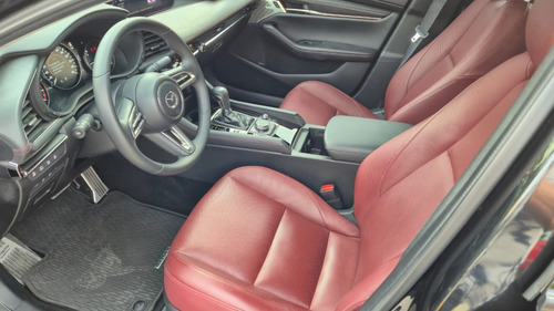Mazda 3 Carbon Edition 2023
