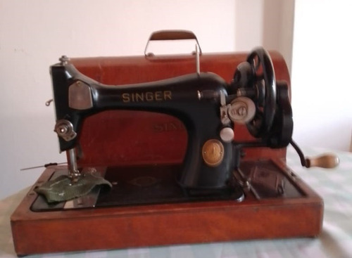 Maquina De Coser Singer Antigua, Original + Funda De Madera.