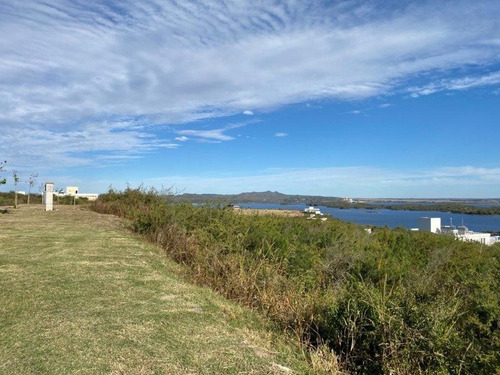 Imagen 2 de 2 de Venta De Terreno En Punta Peñon