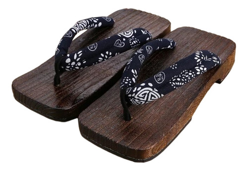 Zapatos De Zuecos De Madera Japoneses Tradicionales