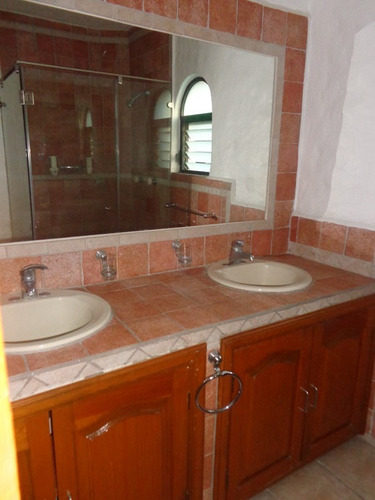Casa En Renta Fraccionamiento Privado, En Lomas De Atzingo, Cuernavaca
