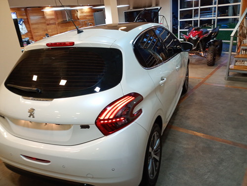 Peugeot 208 1.6 Feline Tiptronic