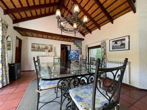 Casa En Rincón Del Indio, 3 Dormitorios Y Gran Jardín- Ref: 1513