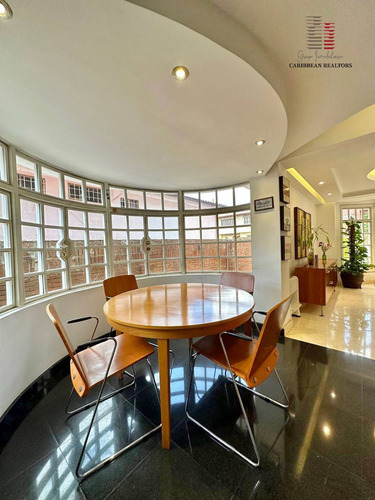 En Venta Hermosa Y Amplia Casa Quinta Ubicada En Los Samanes - Caracas