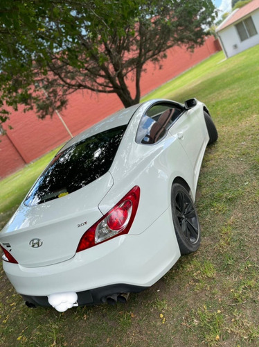 Hyunda Genesis 2.0t 2011