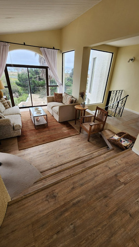 Casa En Pichidangui 4d 3 Baños En Costanera