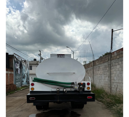 International 4300 Dt 466 Mod. 2007, Pipa De Agua