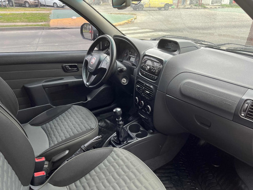 Imagen 10 de 13 de Fiat Strada 2015 1.6 Adventure Cd