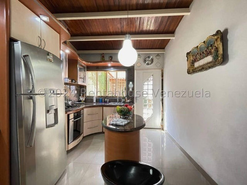 Hermosa Casa En Venta Urb Villas Del Centro Sector Ferinachi La Morita I 25-15171 Hc