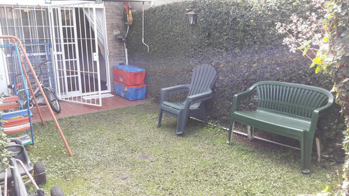 Imagen 12 de 13 de Buen Duplex, Cochera, Jardin, Gran Pileta, Y Quincho Con Parrilla.
