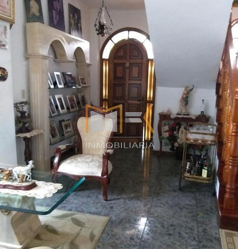 Imagen 8 de 10 de Mk Vende Bella Y Espectacular Quinta Con Un Área De Construcción De 485mts2 / 04128517764