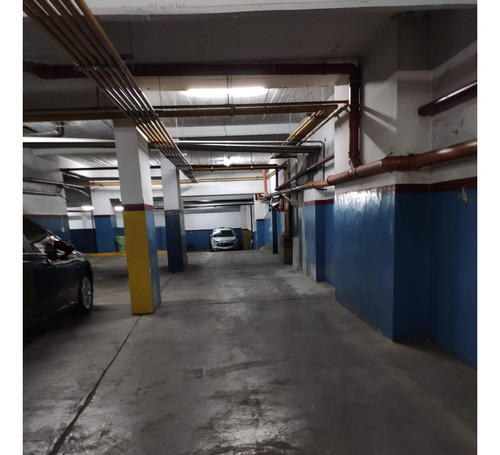 Cochera En Recoleta, Amplia, Vehículo Grande Usd 27,000