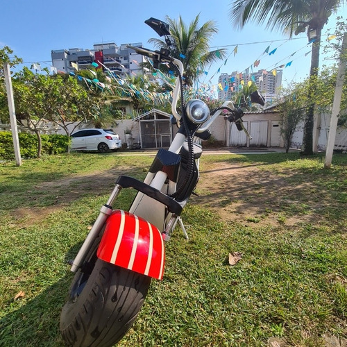Imagem 1 de 6 de Scooter