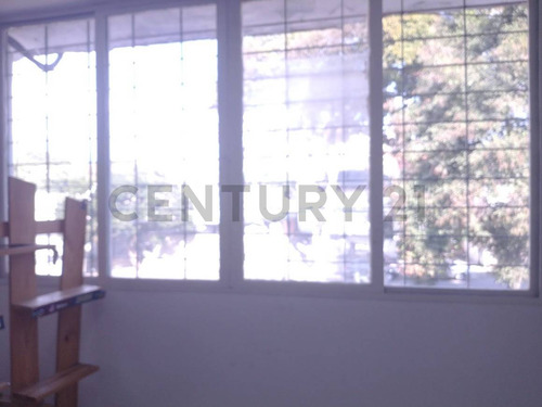 En La Trinidad. Venta, Local - Oficina - Depósito. Oportunidad!!!